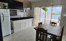Apartamento-3 pé na areia, churrasqueira, acesso a lagoa, vista para rio, Torres e serra gaúcha